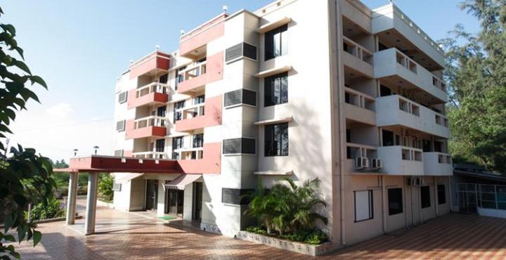 Le Royale Hotel Dadra Exterior photo