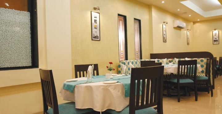Le Royale Hotel Dadra Exterior photo