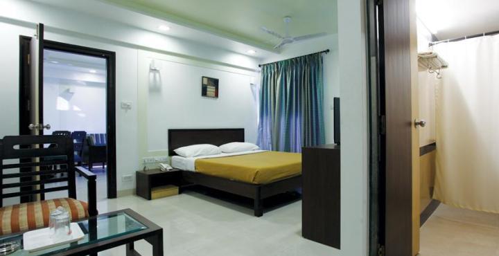Le Royale Hotel Dadra Exterior photo